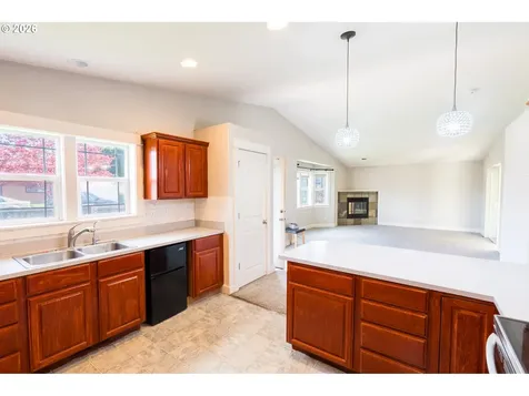1551 Tierra Drive NE Salem OR 97301