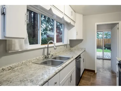 6125 SE 138th Place Portland OR 97236
