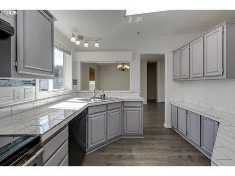 1145 SW Cypress Street Mcminnville OR 97128