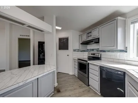 1145 SW Cypress Street Mcminnville OR 97128