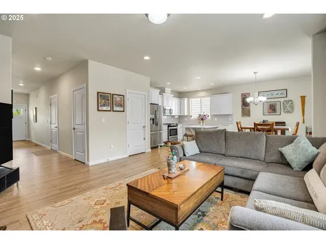 2796 SE Baker Avenue Gresham OR 97080