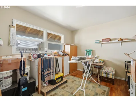 9421 SE Glenwood Street Portland OR 97266