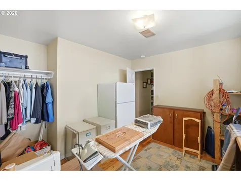 9421 SE Glenwood Street Portland OR 97266