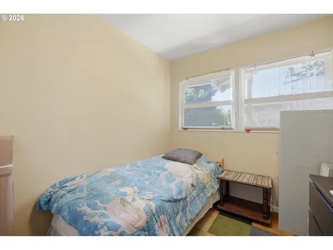 9421 SE Glenwood Street Portland OR 97266