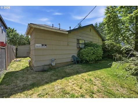 9421 SE Glenwood Street Portland OR 97266