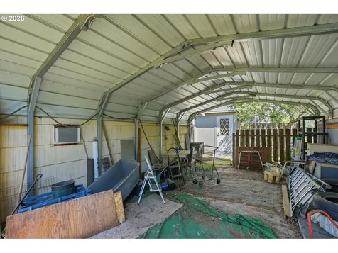 9421 SE Glenwood Street Portland OR 97266
