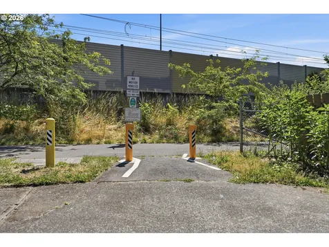 9421 SE Glenwood Street Portland OR 97266