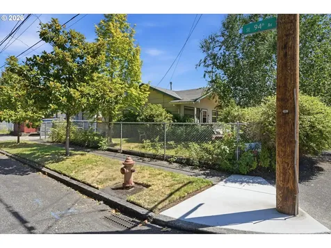 9421 SE Glenwood Street Portland OR 97266
