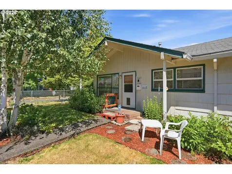 9421 SE Glenwood Street Portland OR 97266