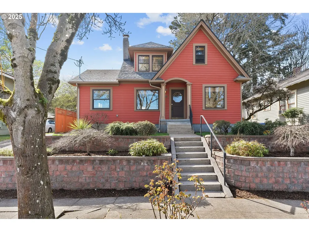 7623 SE 17th Avenue Portland OR 97202
