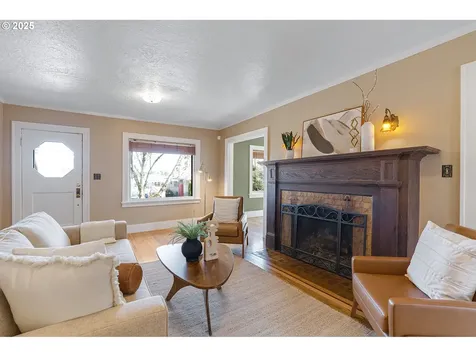 7623 SE 17th Avenue Portland OR 97202