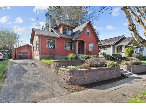 7623 SE 17th Avenue Portland OR 97202