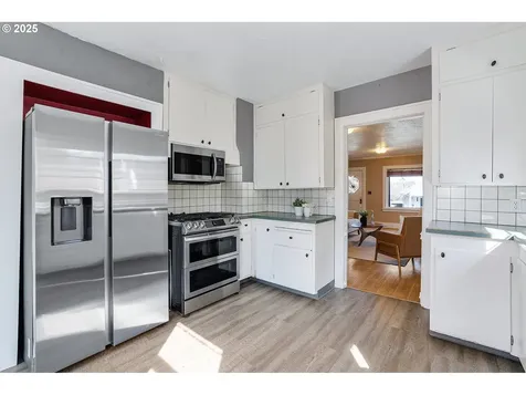 7623 SE 17th Avenue Portland OR 97202