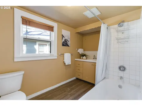 7623 SE 17th Avenue Portland OR 97202