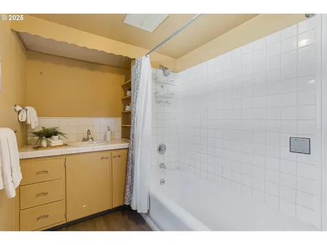 7623 SE 17th Avenue Portland OR 97202