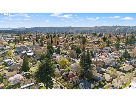 7623 SE 17th Avenue Portland OR 97202