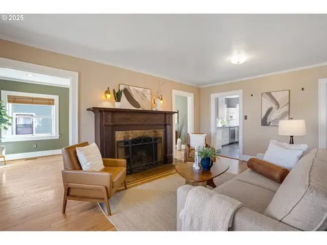 7623 SE 17th Avenue Portland OR 97202