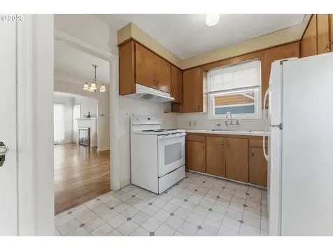 7836 N Chautauqua Boulevard Portland OR 97217