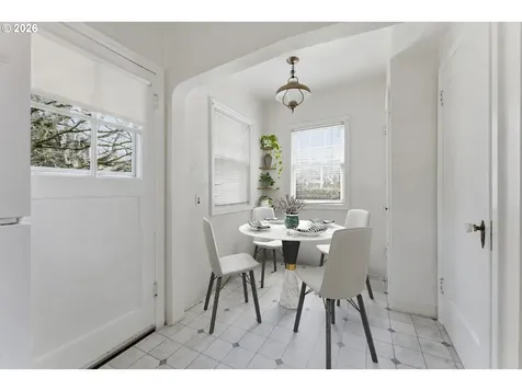 7836 N Chautauqua Boulevard Portland OR 97217