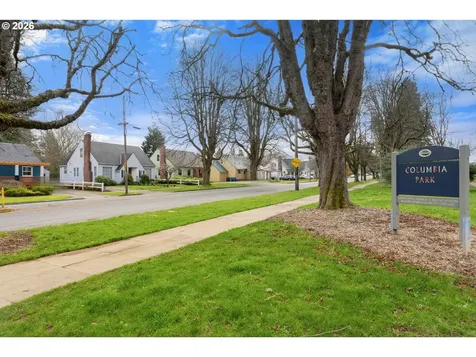 7836 N Chautauqua Boulevard Portland OR 97217