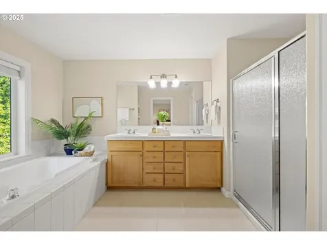 709 SW 6th Court Portland OR 97219