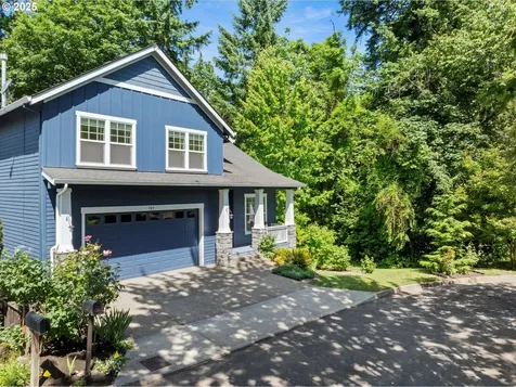 709 SW 6th Court Portland OR 97219