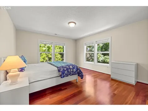 709 SW 6th Court Portland OR 97219