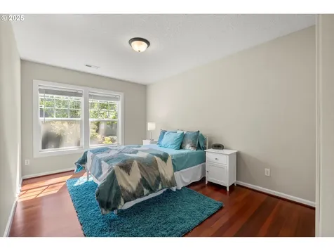709 SW 6th Court Portland OR 97219