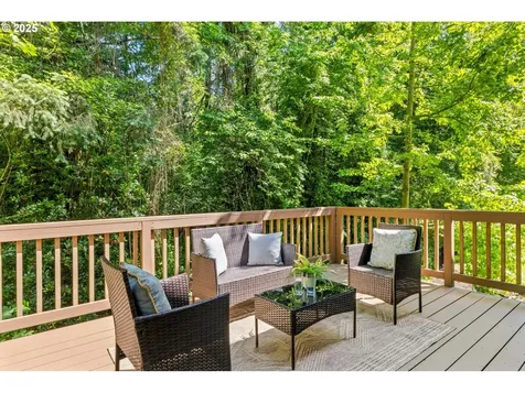 709 SW 6th Court Portland OR 97219