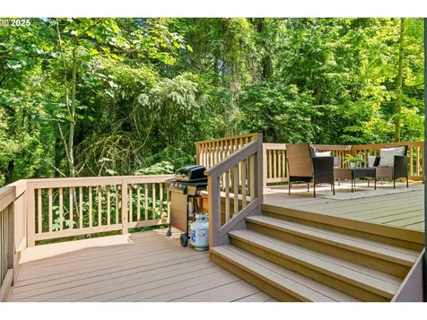 709 SW 6th Court Portland OR 97219