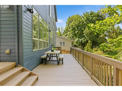 709 SW 6th Court Portland OR 97219