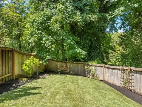 709 SW 6th Court Portland OR 97219