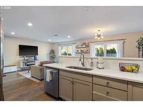 836 NW 1st Avenue Canby OR 97013