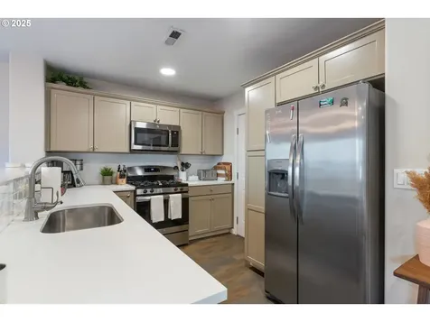 836 NW 1st Avenue Canby OR 97013