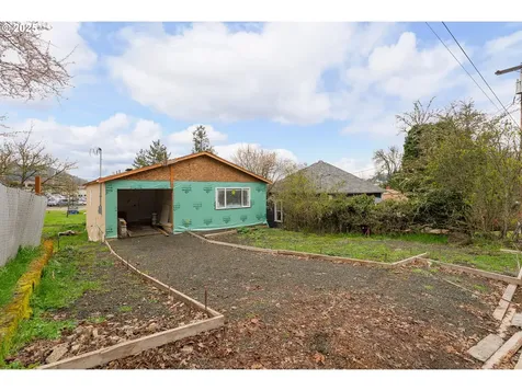 248 SE Pitzer Street Roseburg OR 97470