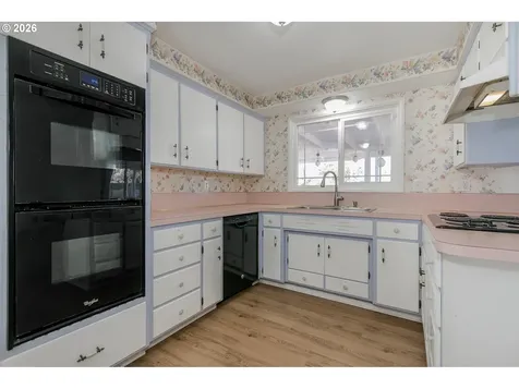 1943 Monterey Lane Eugene OR 97401