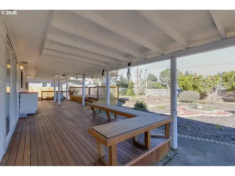 1943 Monterey Lane Eugene OR 97401