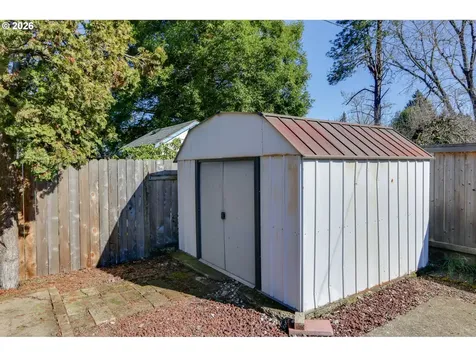 1943 Monterey Lane Eugene OR 97401