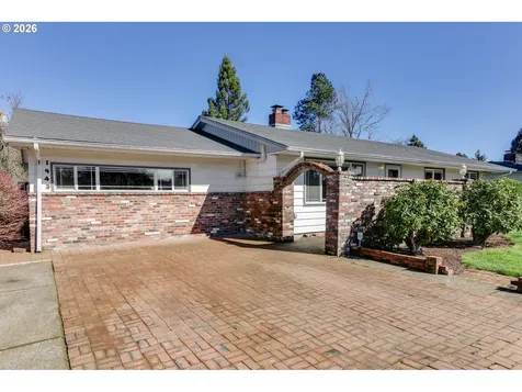 1943 Monterey Lane Eugene OR 97401