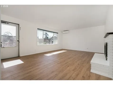 1943 Monterey Lane Eugene OR 97401