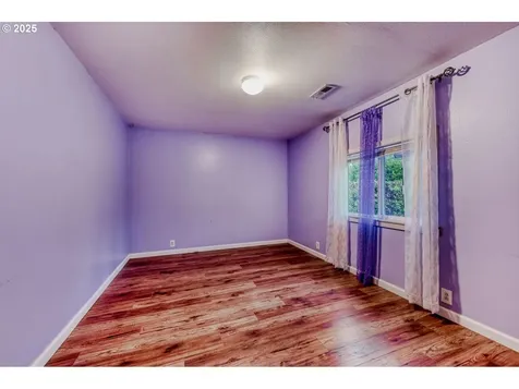 8426 NE Wygant Street Portland OR 97220