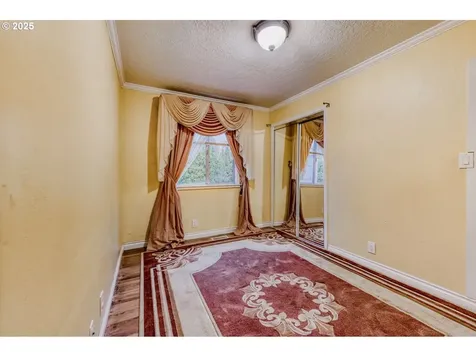 8426 NE Wygant Street Portland OR 97220