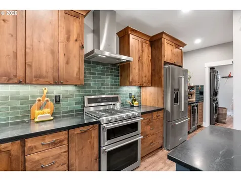 1114 9th Street Hood River OR 97031