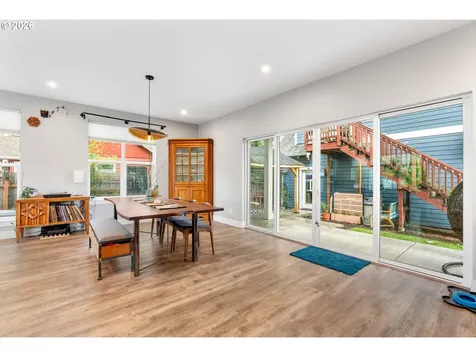 1114 9th Street Hood River OR 97031