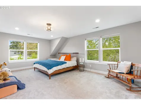 1114 9th Street Hood River OR 97031