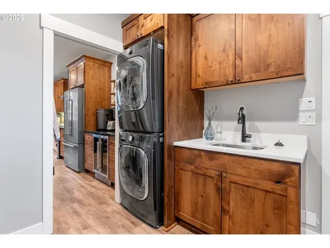 1114 9th Street Hood River OR 97031