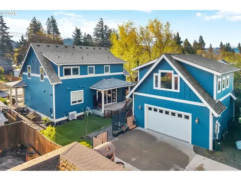 1114 9th Street Hood River OR 97031