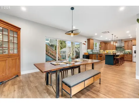 1114 9th Street Hood River OR 97031