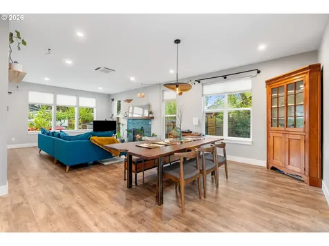 1114 9th Street Hood River OR 97031