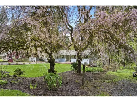 22305 NE Ilafern Lane Dundee OR 97115